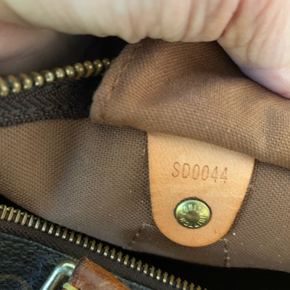 Louis Vuitton Brown Satchel with Iconic Monogram - Picture 13 of 14